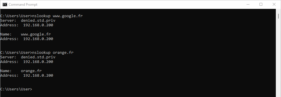 Résultat de nslookup sous Windows montrant que les domaines bloqués sont résolus vers l’adresse IP locale 192.168.0.200