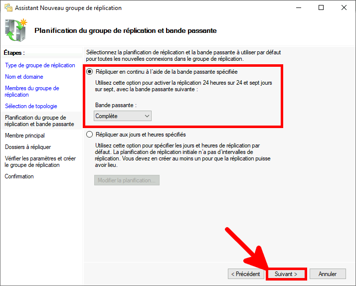 Capture d'écran de l'étape Planification du groupe de réplication et bande passante de l'assistant Nouveau groupe de réplication, mettant en évidence l'option de réplication continue utilisant la bande passante spécifiée, définie sur Pleine pour une réplication 24/7.